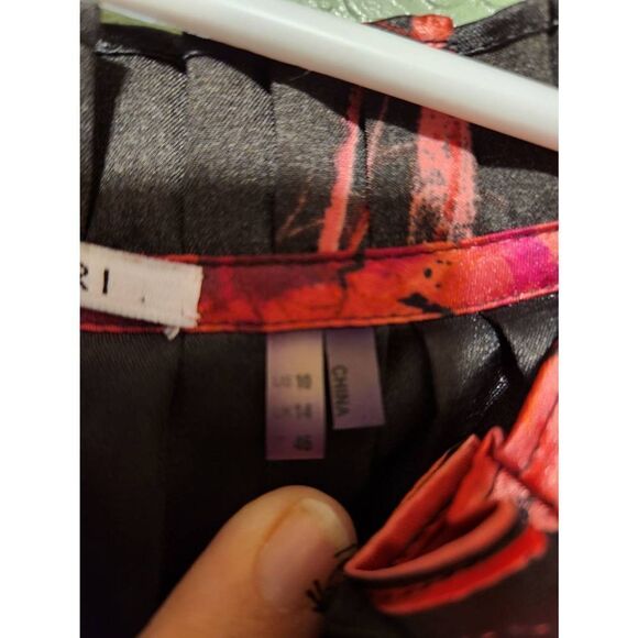 T Tahari size 10 red dress - Picture 8 of 11